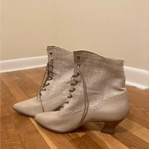 Nine West Pointed Toe Lace Up Heeled Boot